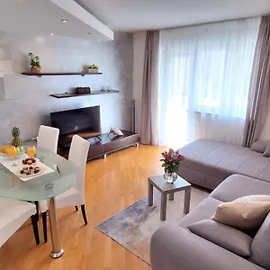 Apartment Leona, Split